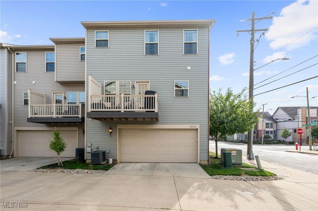 12122 Detroit Avenue, Lakewood, OH 44107