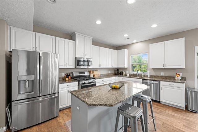 12122 Detroit Avenue, Lakewood, OH 44107