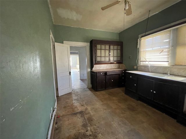 419 Coleman Street, Marlin, TX 76661