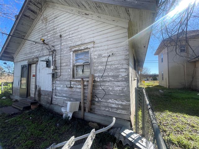 419 Coleman Street, Marlin, TX 76661