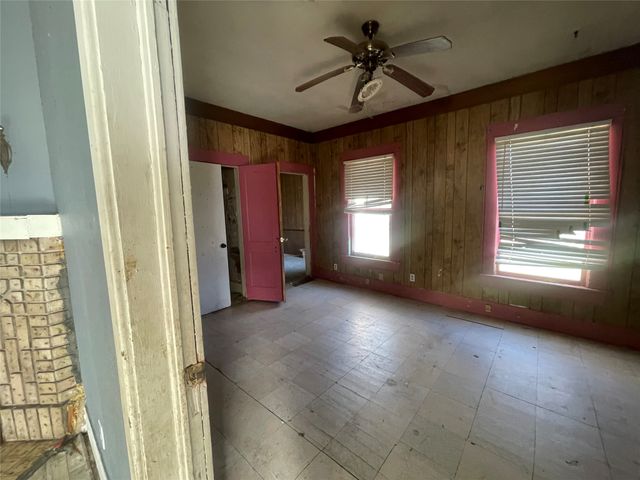 419 Coleman Street, Marlin, TX 76661
