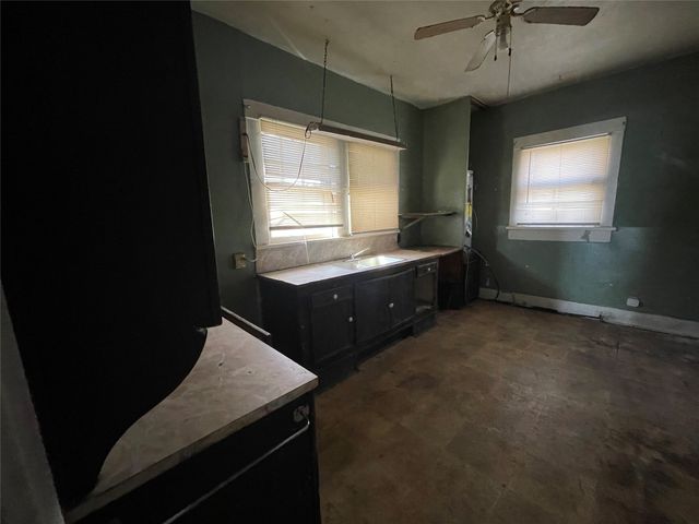 419 Coleman Street, Marlin, TX 76661