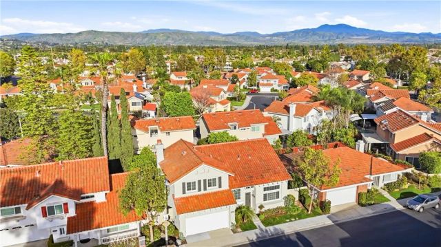 2061 Pueblo, Tustin, CA 92782