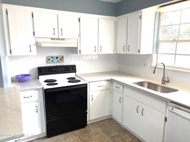 5201 ATLANTIC Boulevard 194, Jacksonville, FL 32207