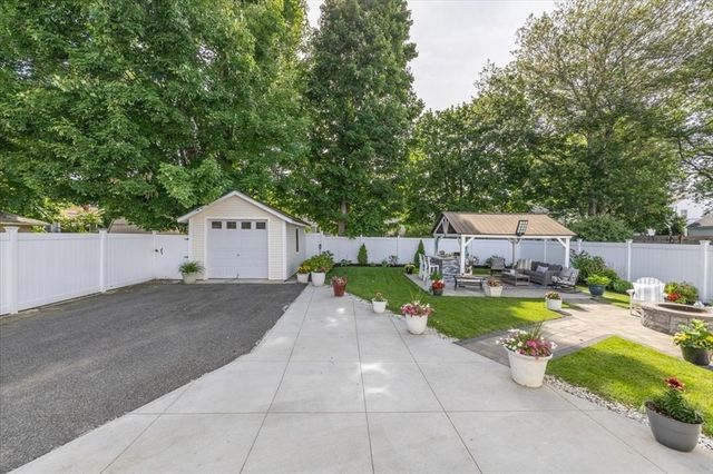 15 Belcher Ave, Brockton, MA 02301