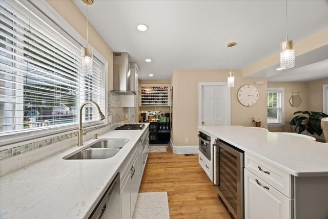 15 Belcher Ave, Brockton, MA 02301