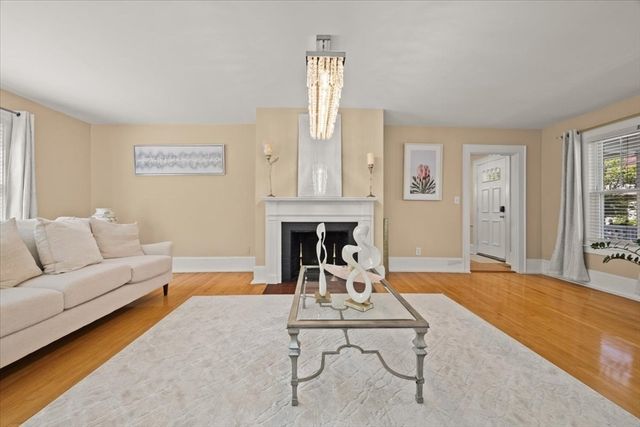 15 Belcher Ave, Brockton, MA 02301