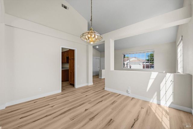 212 Laurelwood Way, Vacaville, CA 95687