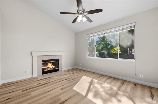 212 Laurelwood Way, Vacaville, CA 95687