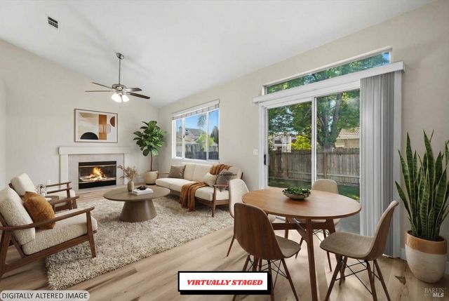212 Laurelwood Way, Vacaville, CA 95687
