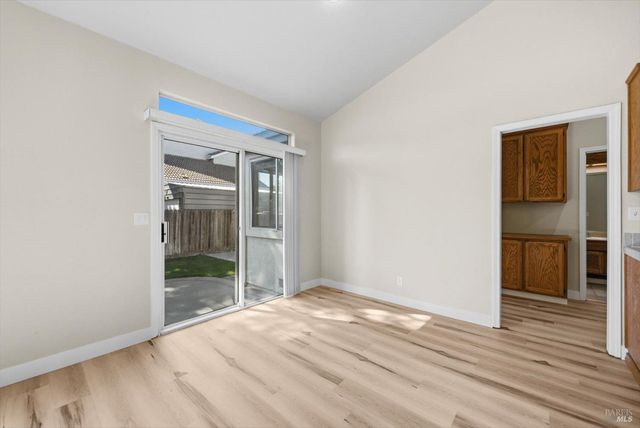 212 Laurelwood Way, Vacaville, CA 95687