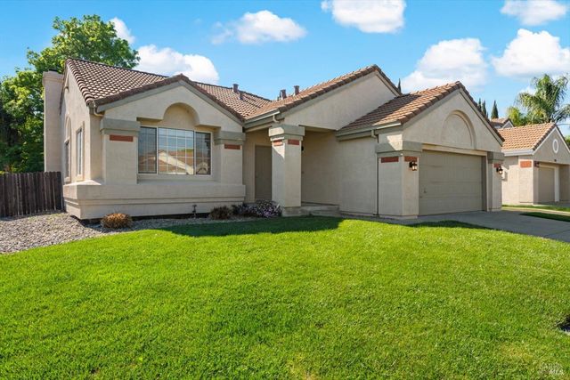 212 Laurelwood Way, Vacaville, CA 95687