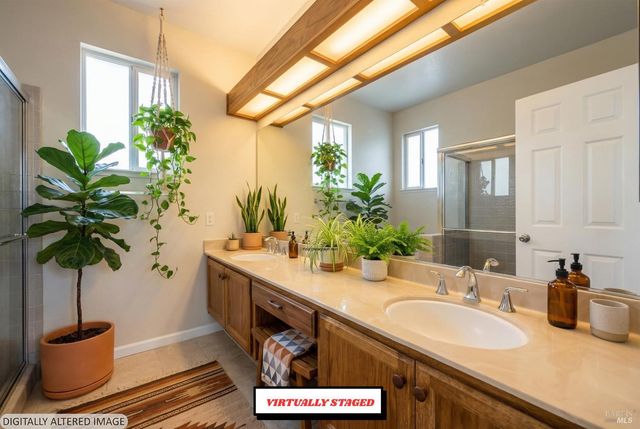 212 Laurelwood Way, Vacaville, CA 95687