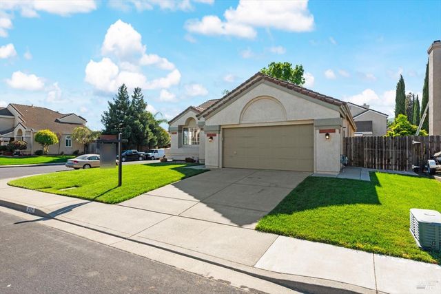 212 Laurelwood Way, Vacaville, CA 95687