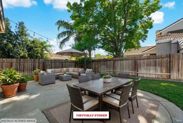 212 Laurelwood Way, Vacaville, CA 95687