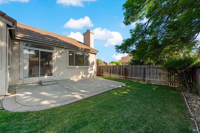 212 Laurelwood Way, Vacaville, CA 95687