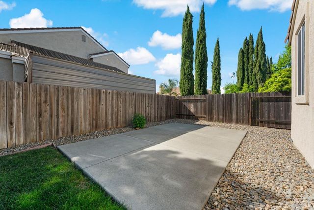 212 Laurelwood Way, Vacaville, CA 95687