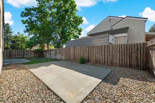 212 Laurelwood Way, Vacaville, CA 95687