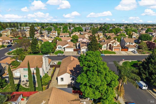 212 Laurelwood Way, Vacaville, CA 95687