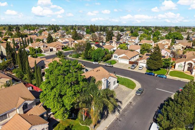 212 Laurelwood Way, Vacaville, CA 95687