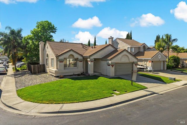 212 Laurelwood Way, Vacaville, CA 95687