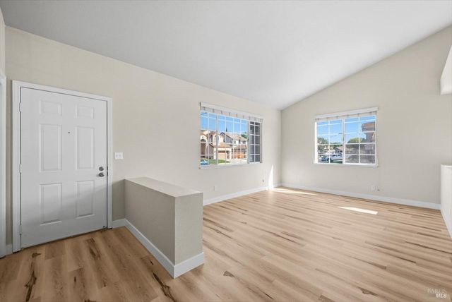 212 Laurelwood Way, Vacaville, CA 95687