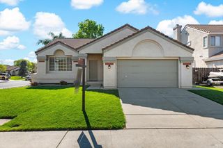 212 Laurelwood Way, Vacaville, CA 95687