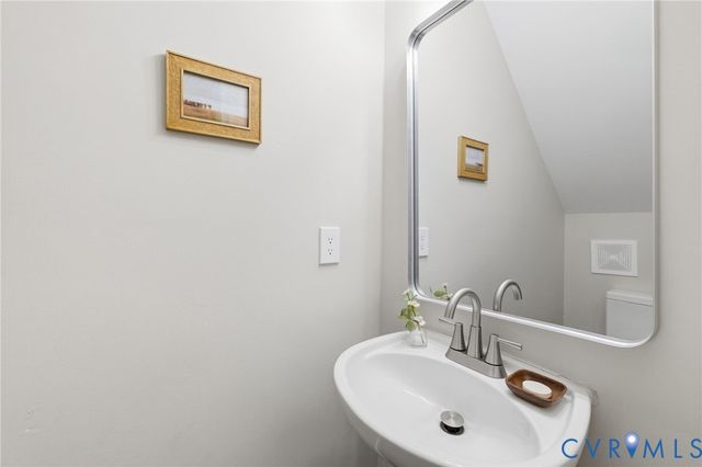 11417 Alder Glen Way, Glen Allen, VA 23059