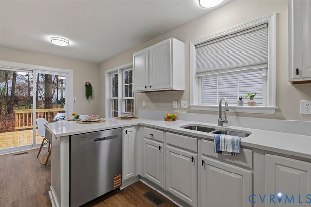 11417 Alder Glen Way, Glen Allen, VA 23059