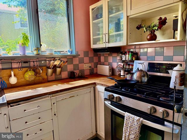 420 W WOODLAWN ST, Philadelphia, PA 19144