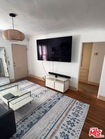 4354 Coolidge Avenue, Los Angeles, CA 90066