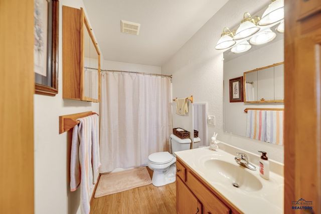 3135 WILLOWBEND RD, Rapid City, SD 57703