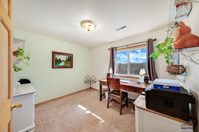 3135 WILLOWBEND RD, Rapid City, SD 57703