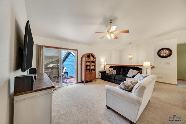 3135 WILLOWBEND RD, Rapid City, SD 57703