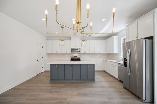 7715 Danswerk Dr, Murfreesboro, TN 37129