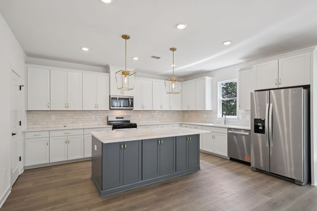 7715 Danswerk Dr, Murfreesboro, TN 37129