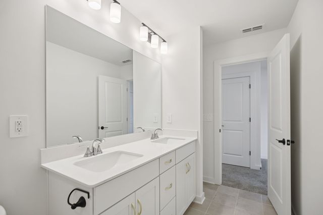 7715 Danswerk Dr, Murfreesboro, TN 37129