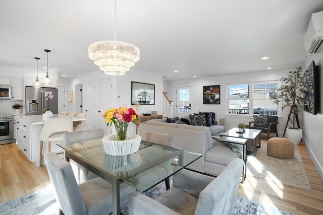 33 Lagoon Pond Road, Tisbury, MA 02568