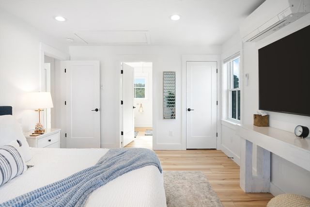 33 Lagoon Pond Road, Tisbury, MA 02568