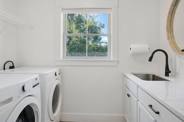 33 Lagoon Pond Road, Tisbury, MA 02568