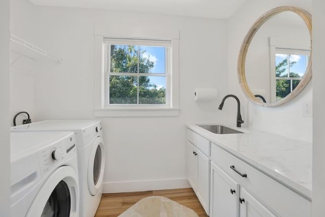 33 Lagoon Pond Road, Tisbury, MA 02568