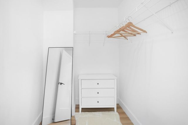 33 Lagoon Pond Road, Tisbury, MA 02568