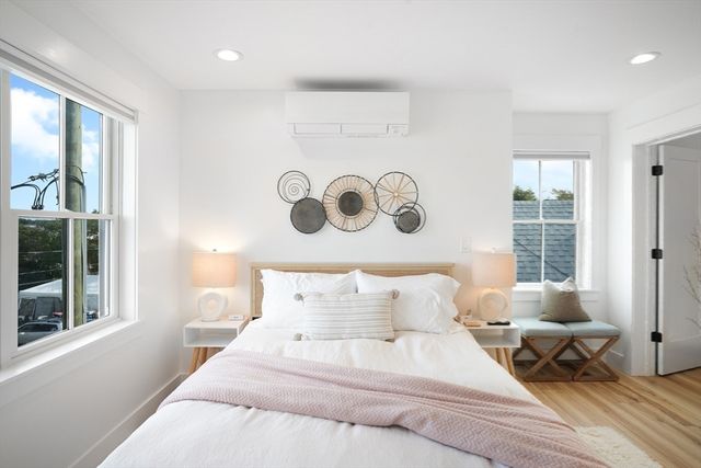 33 Lagoon Pond Road, Tisbury, MA 02568