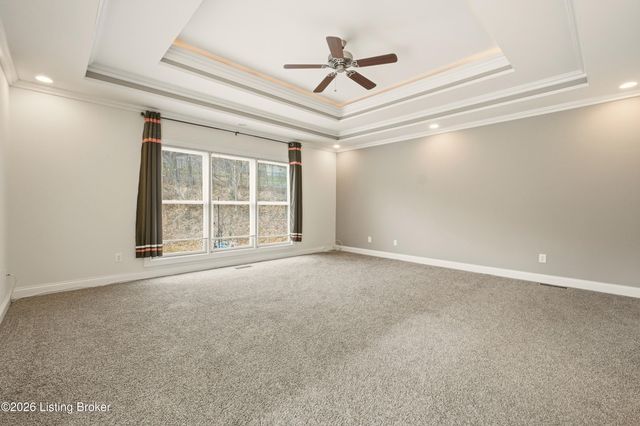 7700 Bella Woods Ct, Louisville, KY 40214