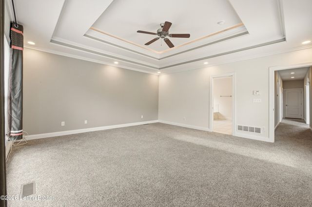 7700 Bella Woods Ct, Louisville, KY 40214