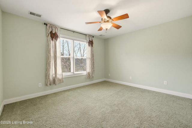 7700 Bella Woods Ct, Louisville, KY 40214