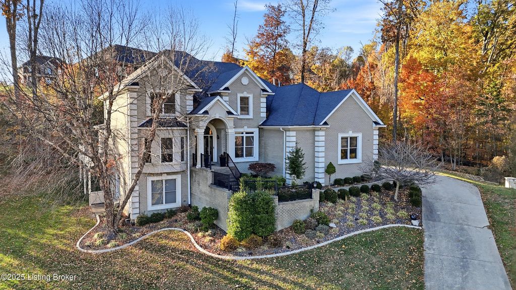 7700 Bella Woods Ct, Louisville, KY 40214