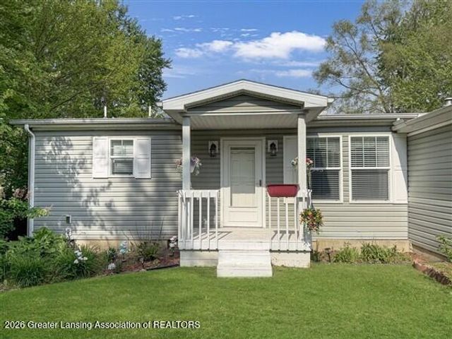 2105 Burton Avenue, Holt, MI 48842