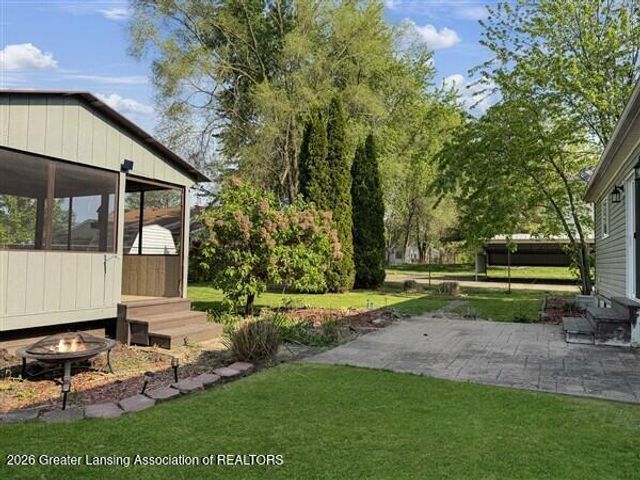 2105 Burton Avenue, Holt, MI 48842