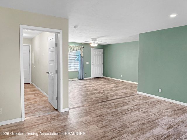 2105 Burton Avenue, Holt, MI 48842